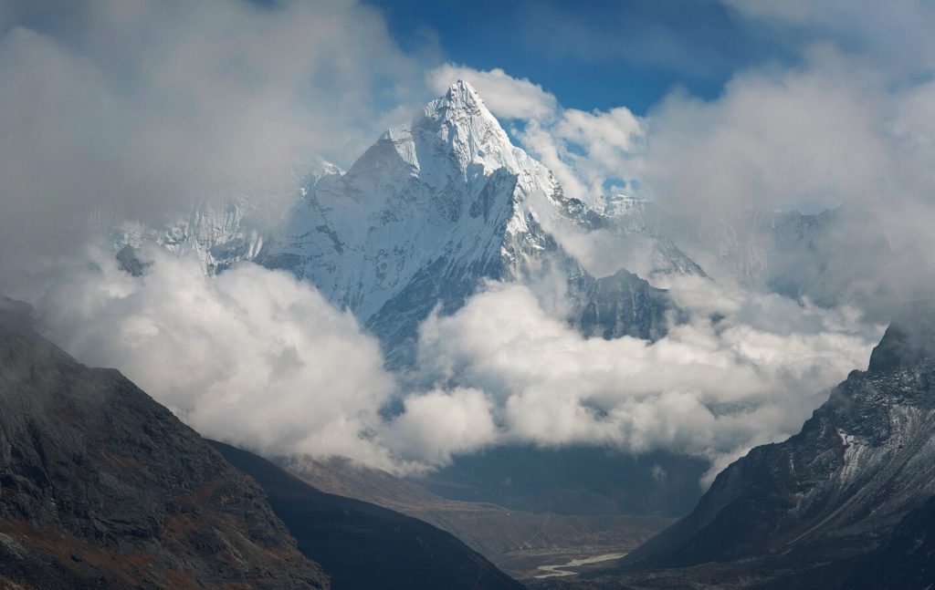 Everest Three Passes Trek – 18 Days