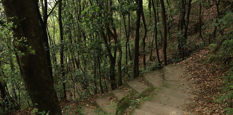 Chisapani Hiking day hike near Kathmandu, Nepal
